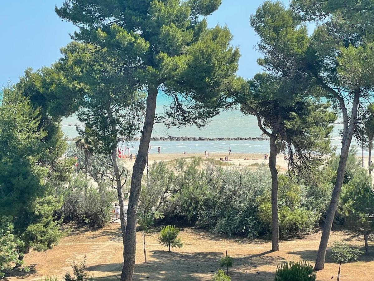 Attico Vista E Fronte Mare Zaffiroblu Con Posto Auto Lejlighed Montesilvano Marina Eksteriør billede